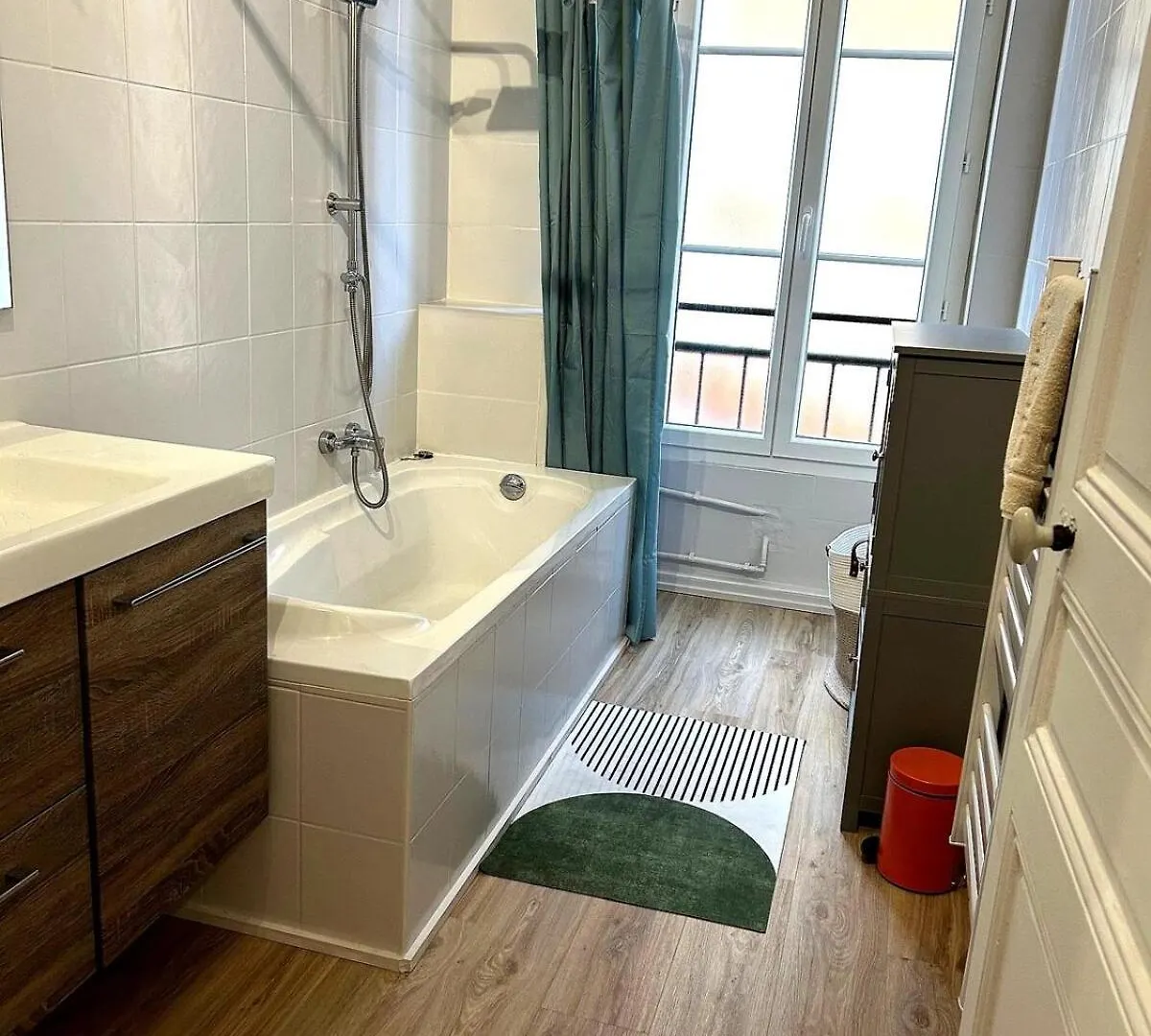 Charming Flat In Nice Villa דירה